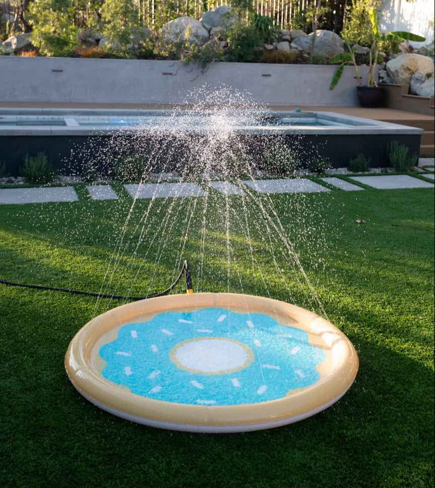 jeu d’eau pour chien à brancher au tuyau d’arrosage