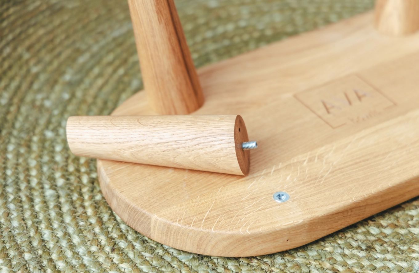 pieds du support gamelle pour chien bois chêne