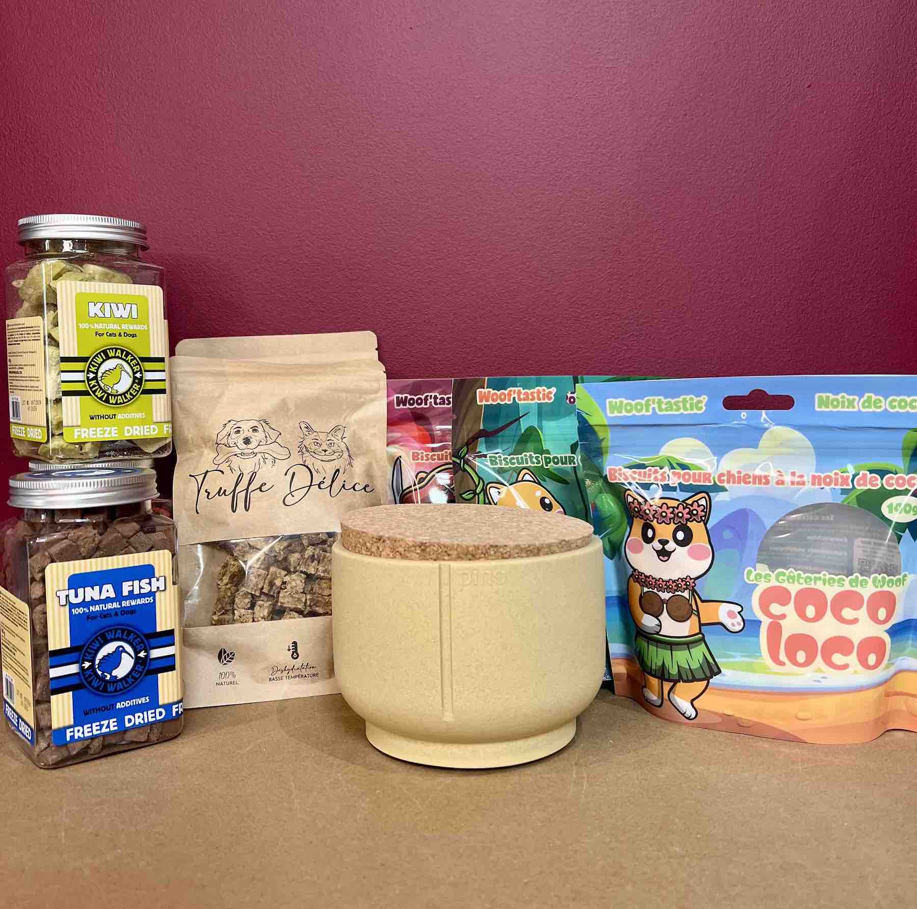 Pot à friandises pino avec friandises pour chien