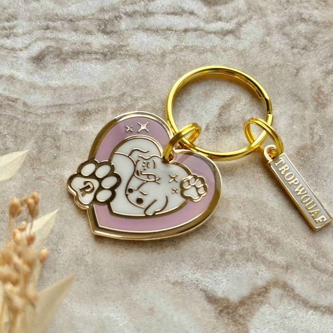 Médaille pour chien en forme de cœur coloris rose – Trop Wouaf x Raya & Cos